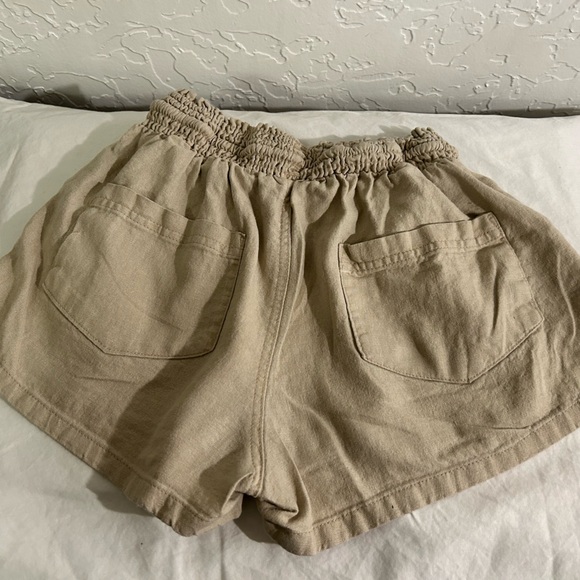 Kaialoha Supply small khaki drawstring shorts w/pockets. Excellent condition. - Picture 5 of 5